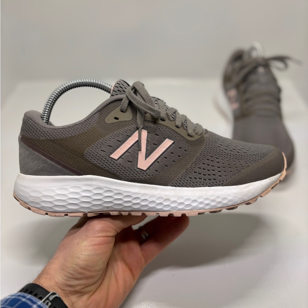 New Balance Fresh Foam 520 v8 Women’s Size 10 Gray Pink Running Shoes W520LM6 - Picture 11 of 14